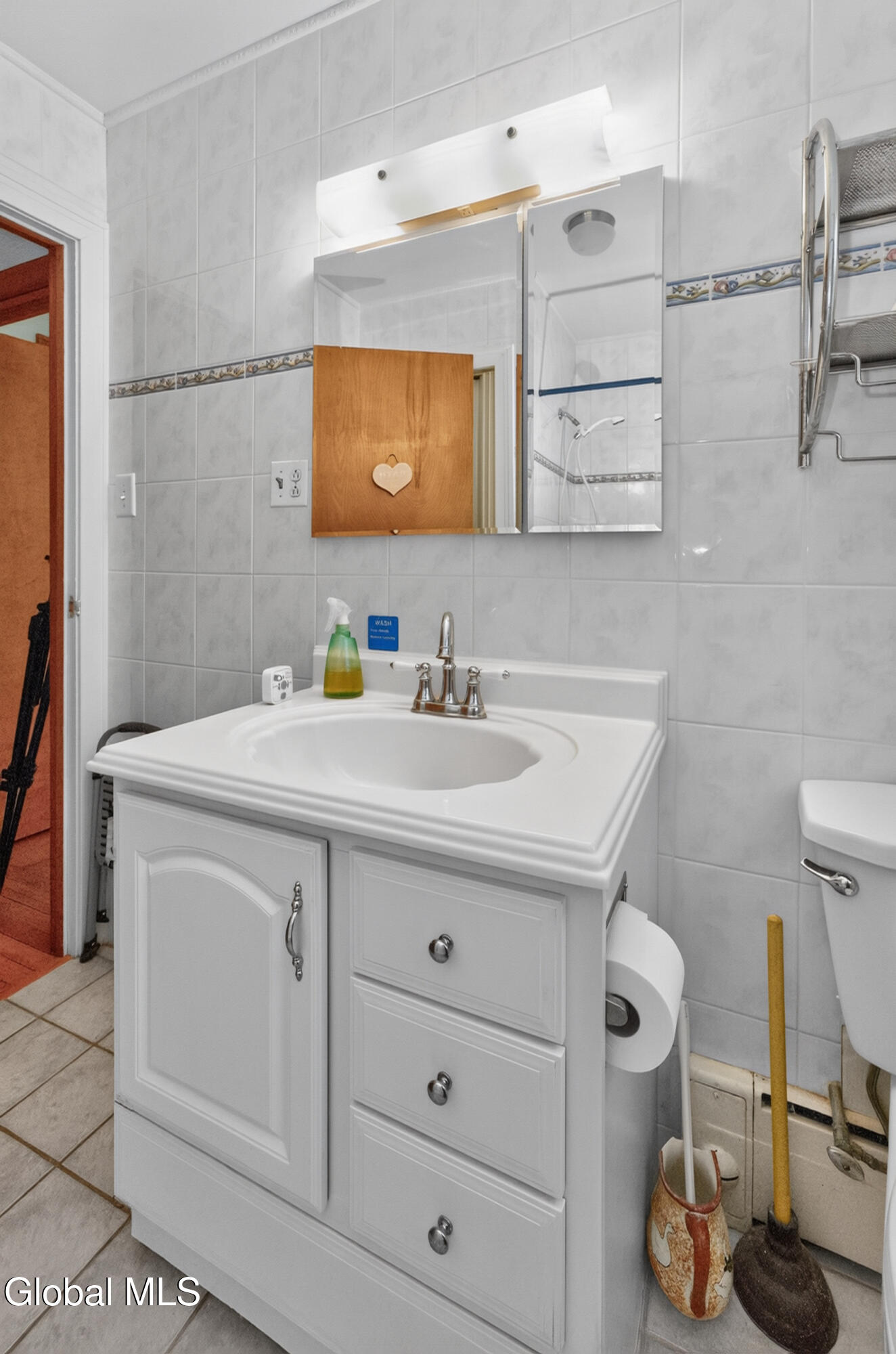 611 Brunswick Road Brunswick, NY 12180 - Photo 28 of 40 2nd Fl Bath