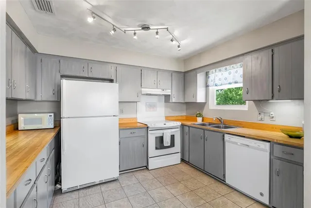 $979,000 | 236 South Beach Street, Ormond Beach, FL 32174