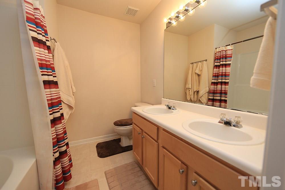 1710 Sorrell Brook Way Raleigh, NC 27609 - Photo 12 of 17