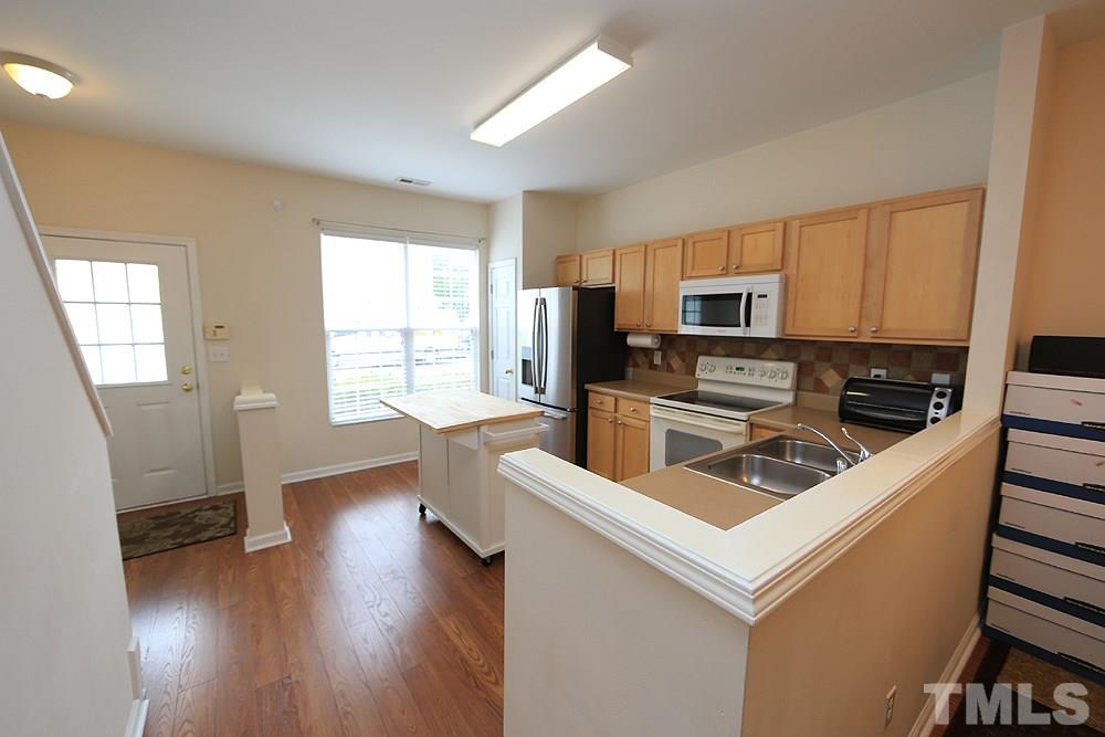 1710 Sorrell Brook Way Raleigh, NC 27609 - Photo 4 of 17