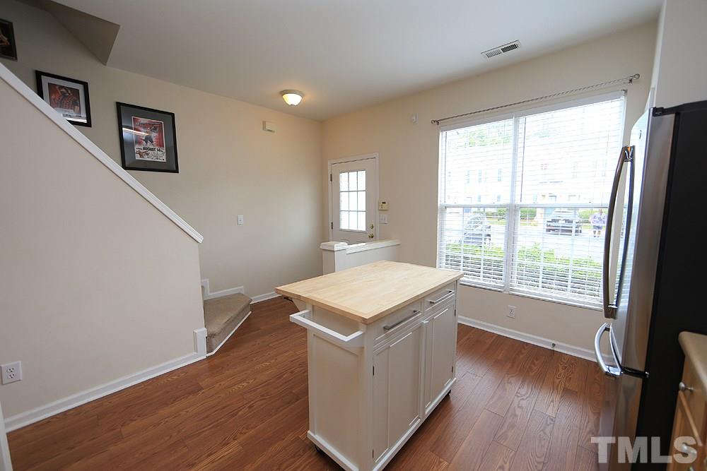 1710 Sorrell Brook Way Raleigh, NC 27609 - Photo 5 of 17