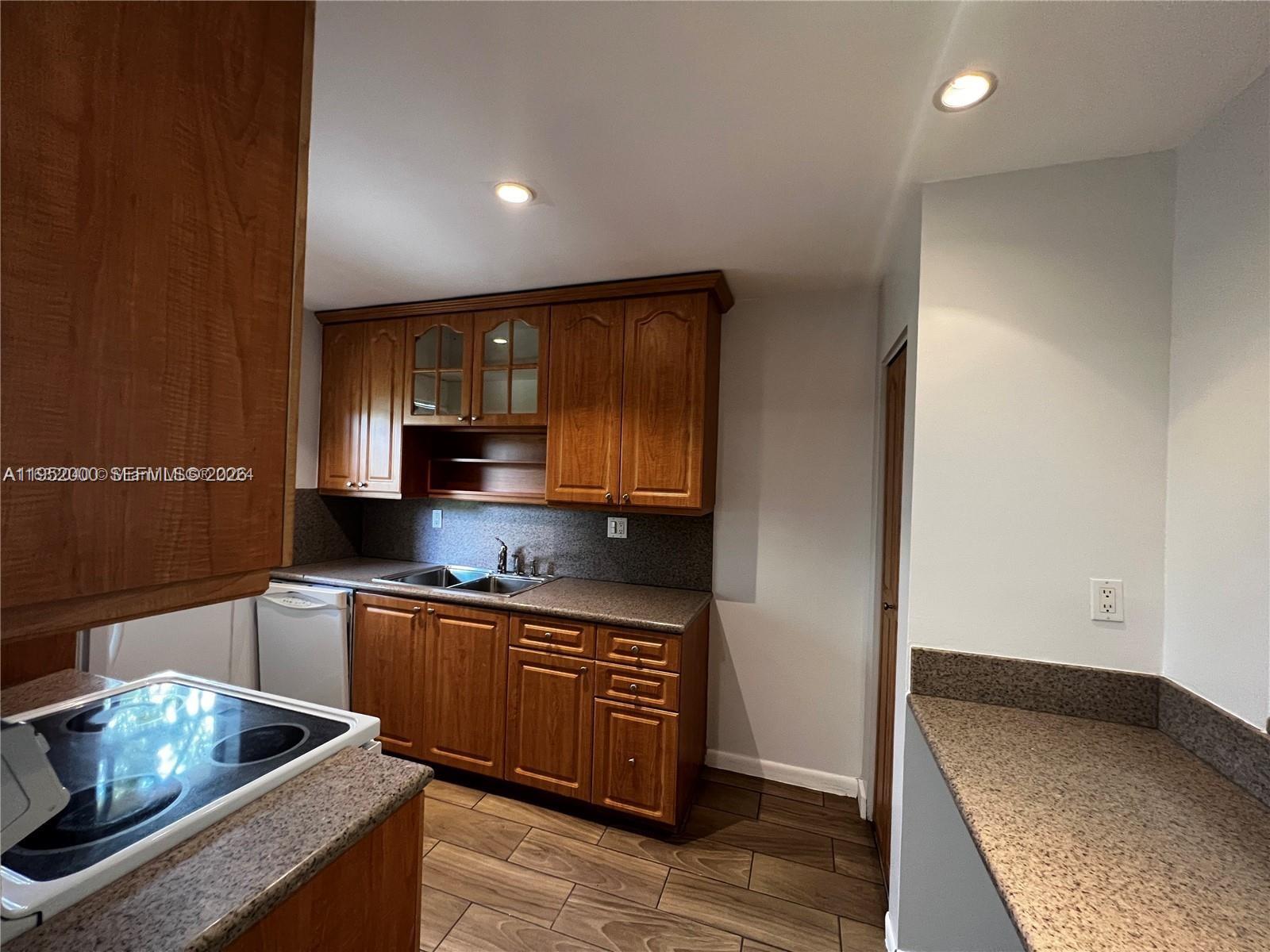 4111 Stirling Road, Unit 308 Fort Lauderdale, FL 33314 - Photo 2 of 36