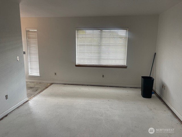 317 Icey Street Southwest Orting, WA 98360 - Photo 2 of 15