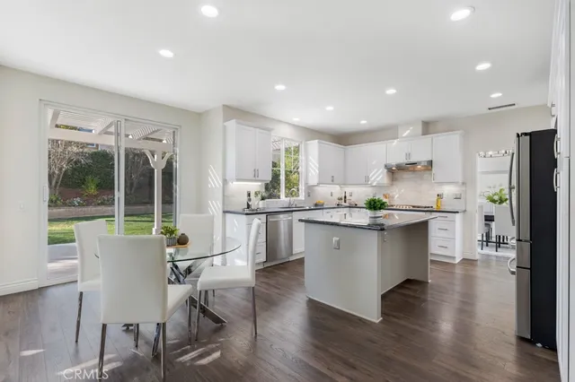 $1,325,000 | 251 Napa Court, Simi Valley, CA 93065