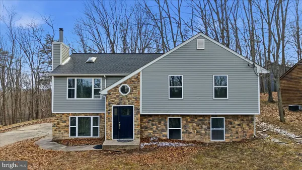 $345,000 | 1220 Lakeview Drive, Cross Junction, VA 22625