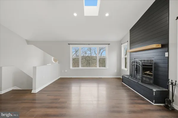 $345,000 | 1220 Lakeview Drive, Cross Junction, VA 22625