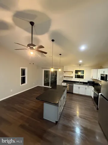 $359,000 | 1220 Lakeview Drive, Cross Junction, VA 22625