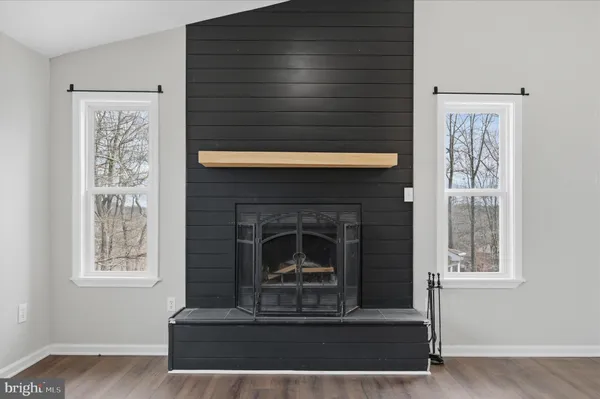 $345,000 | 1220 Lakeview Drive, Cross Junction, VA 22625