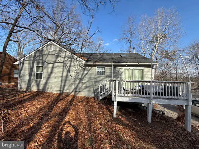 $359,000 | 1220 Lakeview Drive, Cross Junction, VA 22625