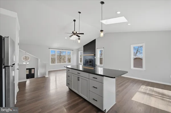 $345,000 | 1220 Lakeview Drive, Cross Junction, VA 22625