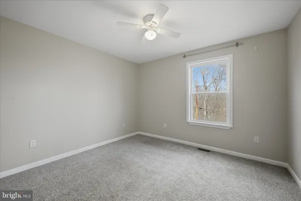 $345,000 | 1220 Lakeview Drive, Cross Junction, VA 22625