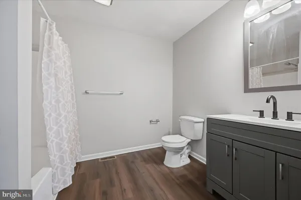 $345,000 | 1220 Lakeview Drive, Cross Junction, VA 22625