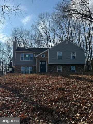 $359,000 | 1220 Lakeview Drive, Cross Junction, VA 22625