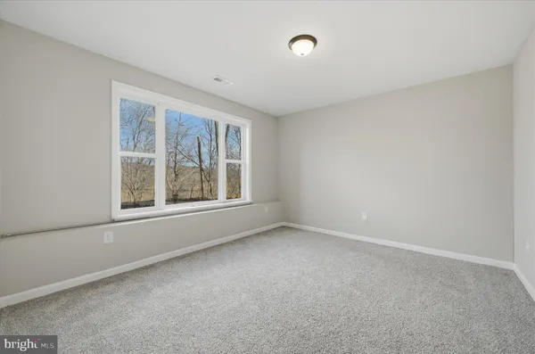 $345,000 | 1220 Lakeview Drive, Cross Junction, VA 22625