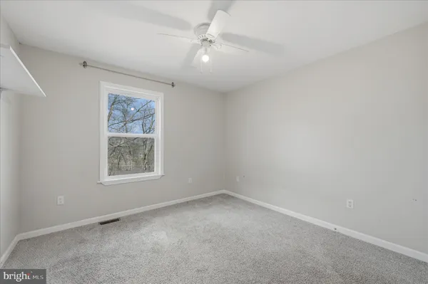 $345,000 | 1220 Lakeview Drive, Cross Junction, VA 22625