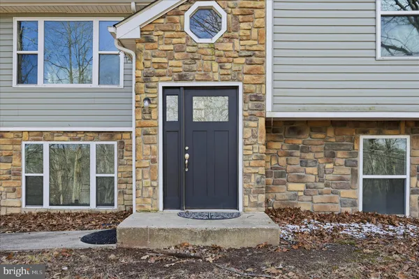 $345,000 | 1220 Lakeview Drive, Cross Junction, VA 22625