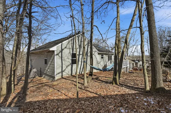 $345,000 | 1220 Lakeview Drive, Cross Junction, VA 22625