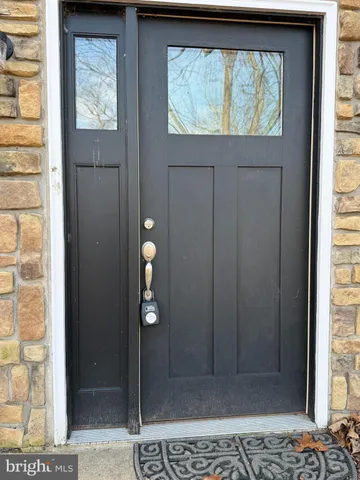 $359,000 | 1220 Lakeview Drive, Cross Junction, VA 22625