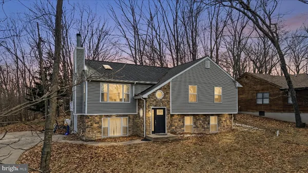$345,000 | 1220 Lakeview Drive, Cross Junction, VA 22625