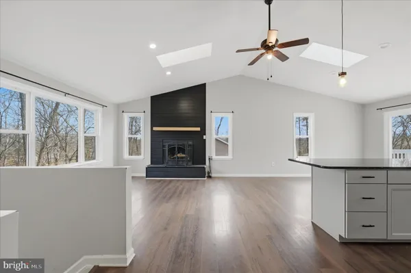 $345,000 | 1220 Lakeview Drive, Cross Junction, VA 22625