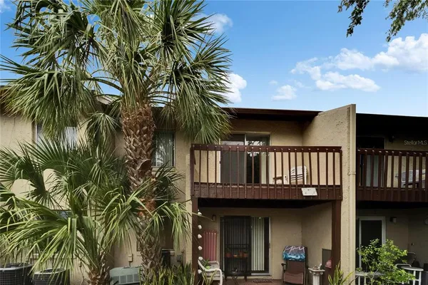 a view of a house with a plants