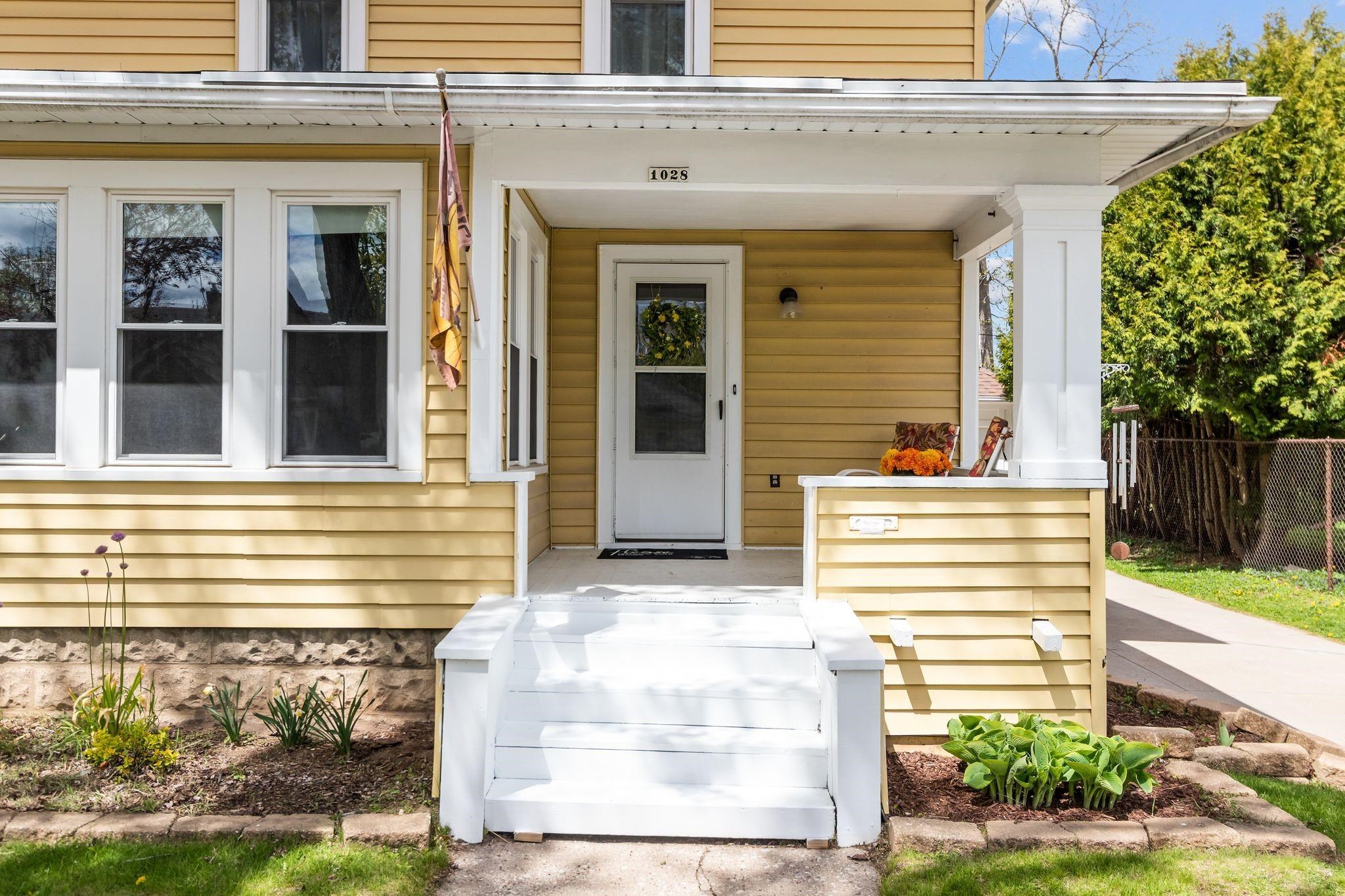 1028 West Summer Street Appleton, WI 54914 - Photo 3 of 32
