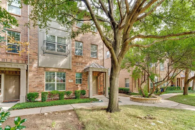 $529,900 | 3912 Amberwood Drive, Addison, TX 75001