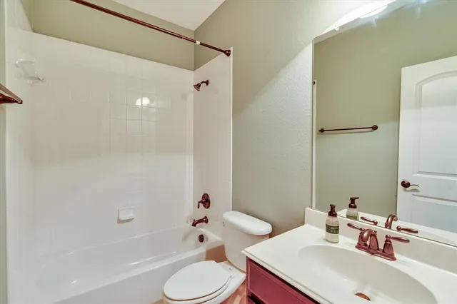 $529,900 | 3912 Amberwood Drive, Addison, TX 75001