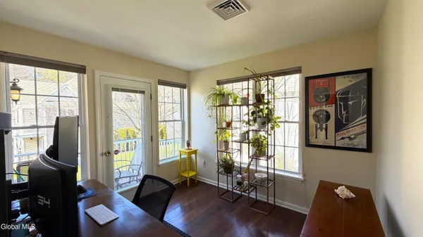 $287,500 | 407 Mallards Pond Lane, Guilderland, NY 12303