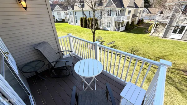 $287,500 | 407 Mallards Pond Lane, Guilderland, NY 12303