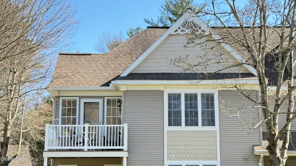 $287,500 | 407 Mallards Pond Lane, Guilderland, NY 12303