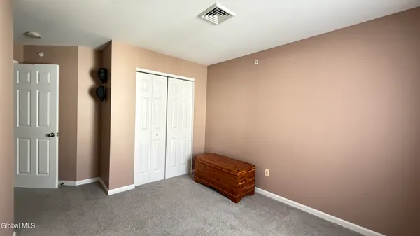 $287,500 | 407 Mallards Pond Lane, Guilderland, NY 12303