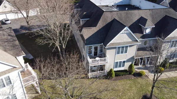 $287,500 | 407 Mallards Pond Lane, Guilderland, NY 12303