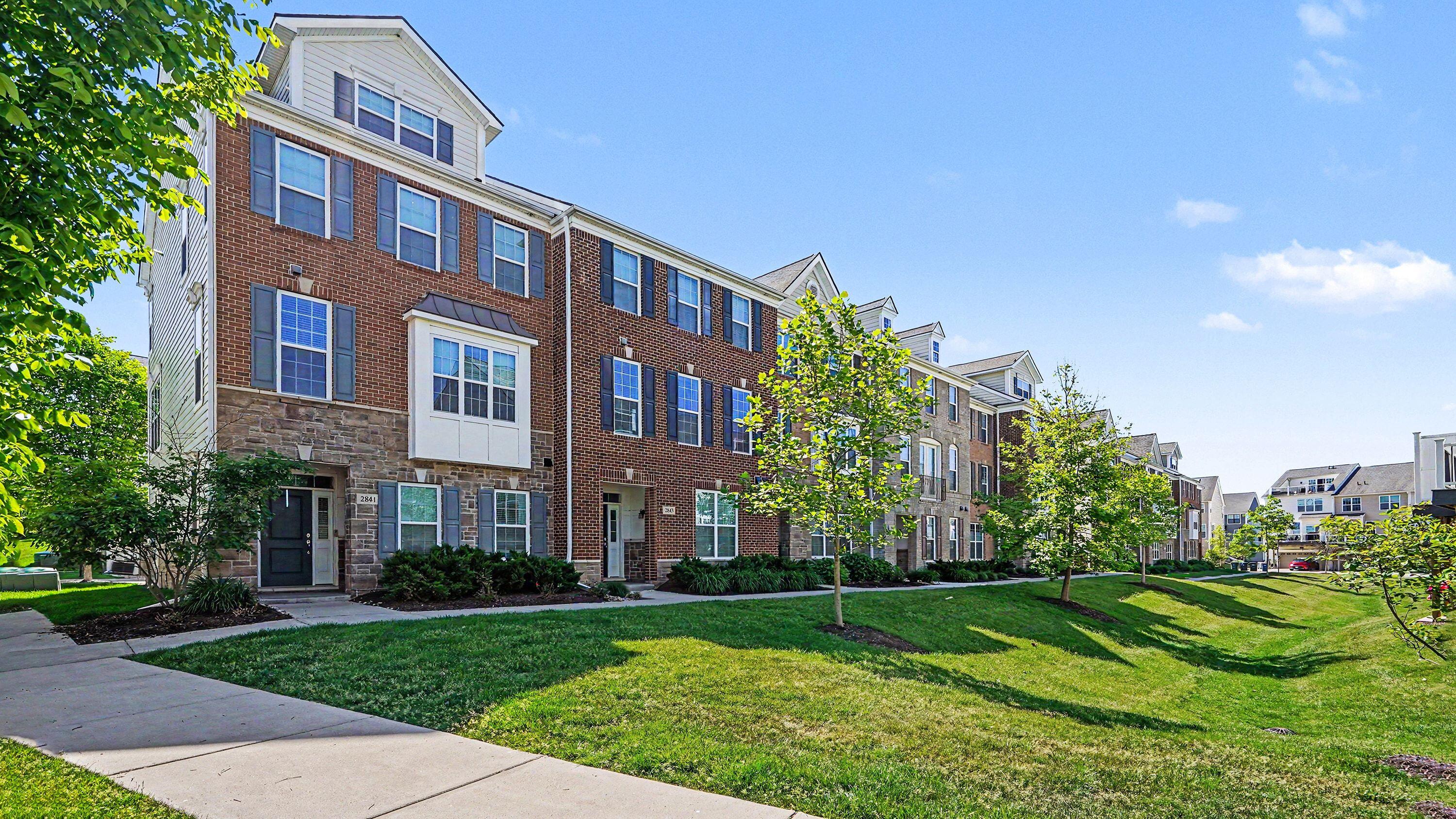 2843 Hardwick Road Ann Arbor, MI 48105 - Photo 1 of 46 006_file_3764