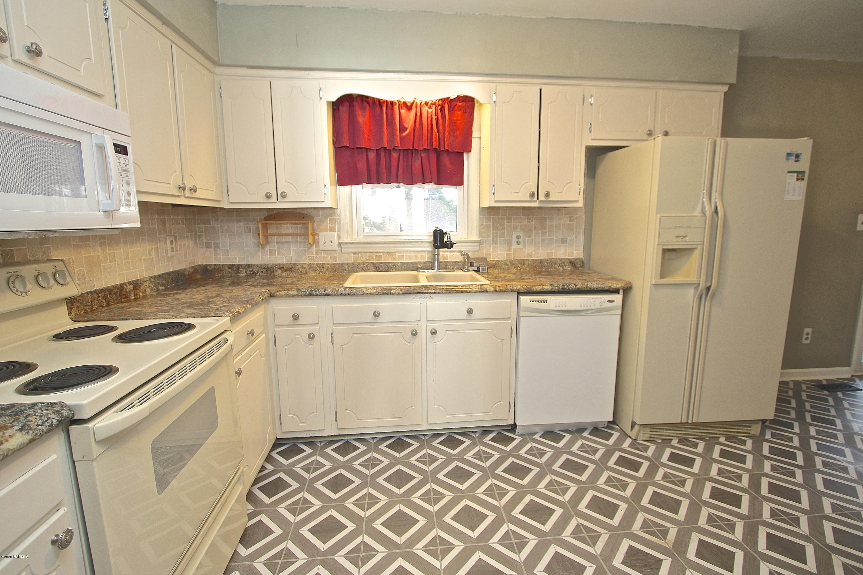 518 Brynn Marr Road Jacksonville, NC 28546 - Photo 7 of 18 LJ7A8343