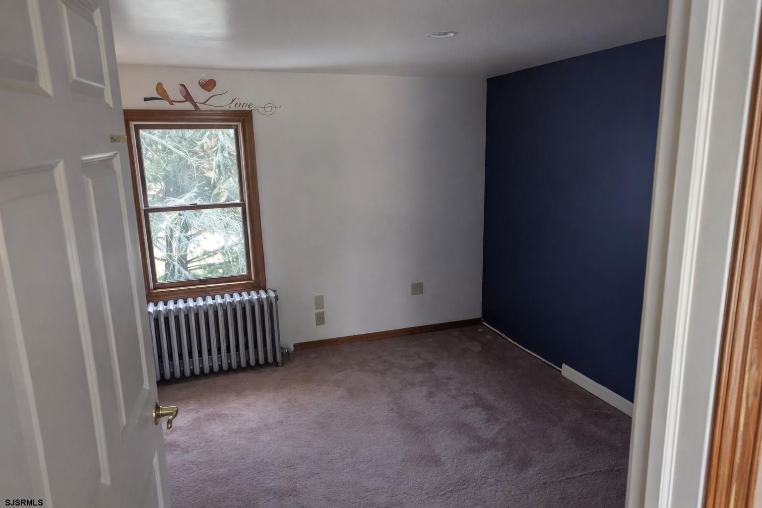 639 Chestnut Neck Road Port Republic, NJ 08241 - Photo 17 of 26 an empty room with windows