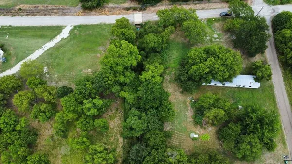 $109,339 | 300 Austin Street, Wolfe City, TX 75496