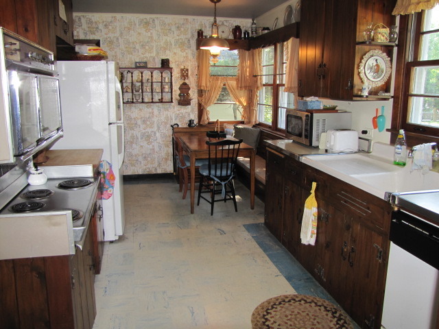 18404 Perth Avenue Homewood, IL 60430 - Photo 7 of 25