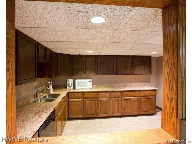 330 Camelot Way Rochester, MI 48306 - Photo 38 of 48