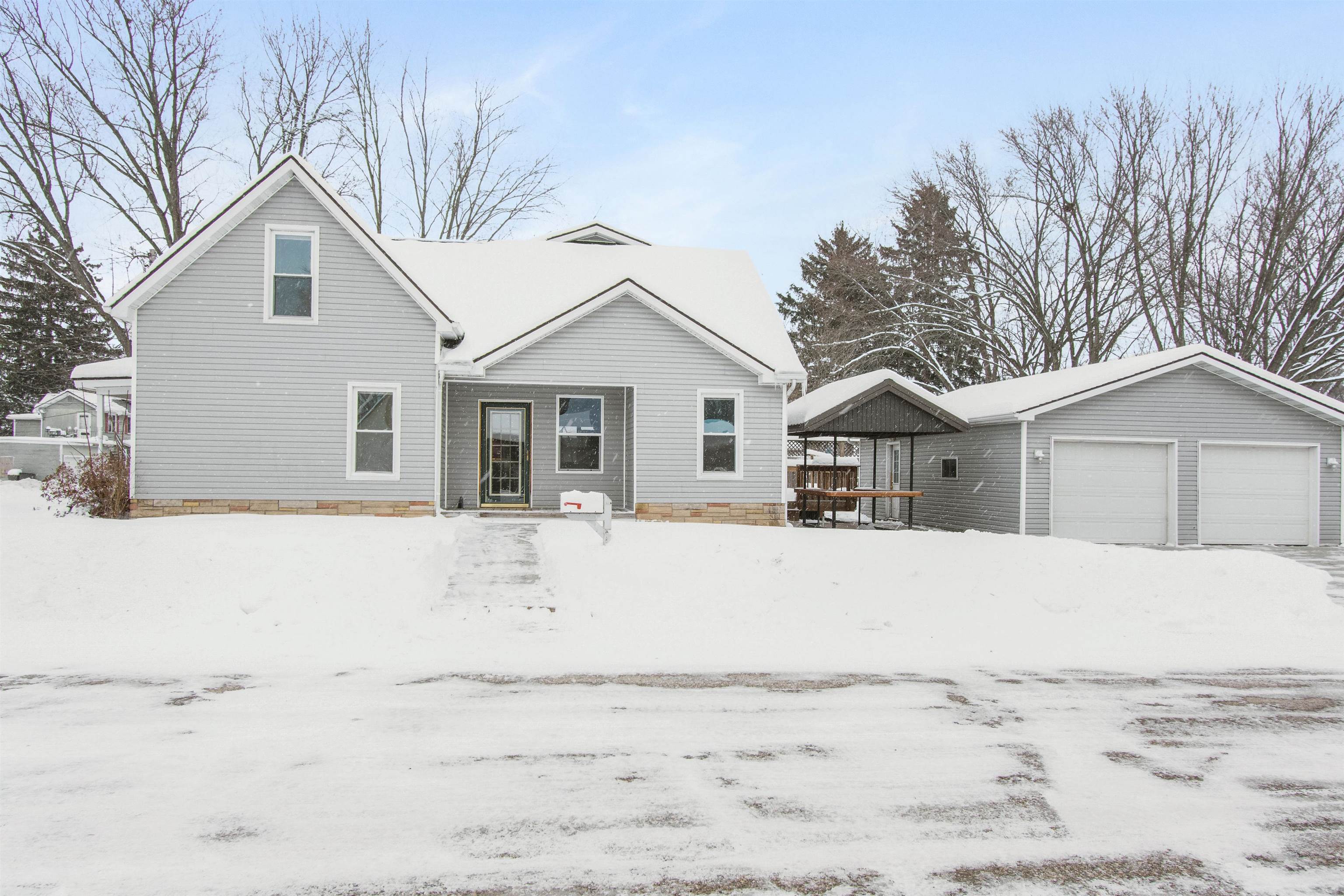 358 Monroe Street Berlin, WI 54923 - Photo 13 of 57