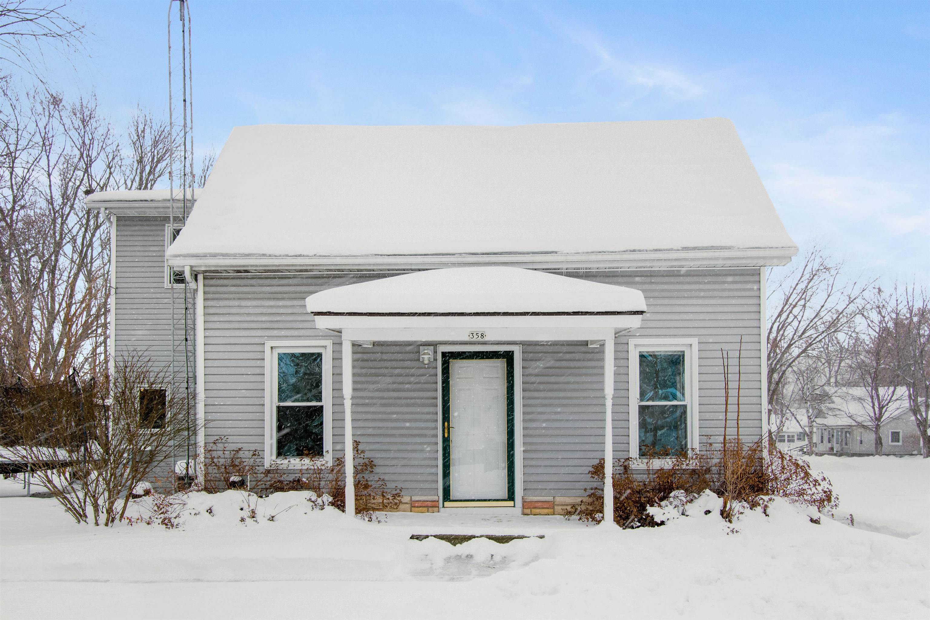 358 Monroe Street Berlin, WI 54923 - Photo 5 of 57