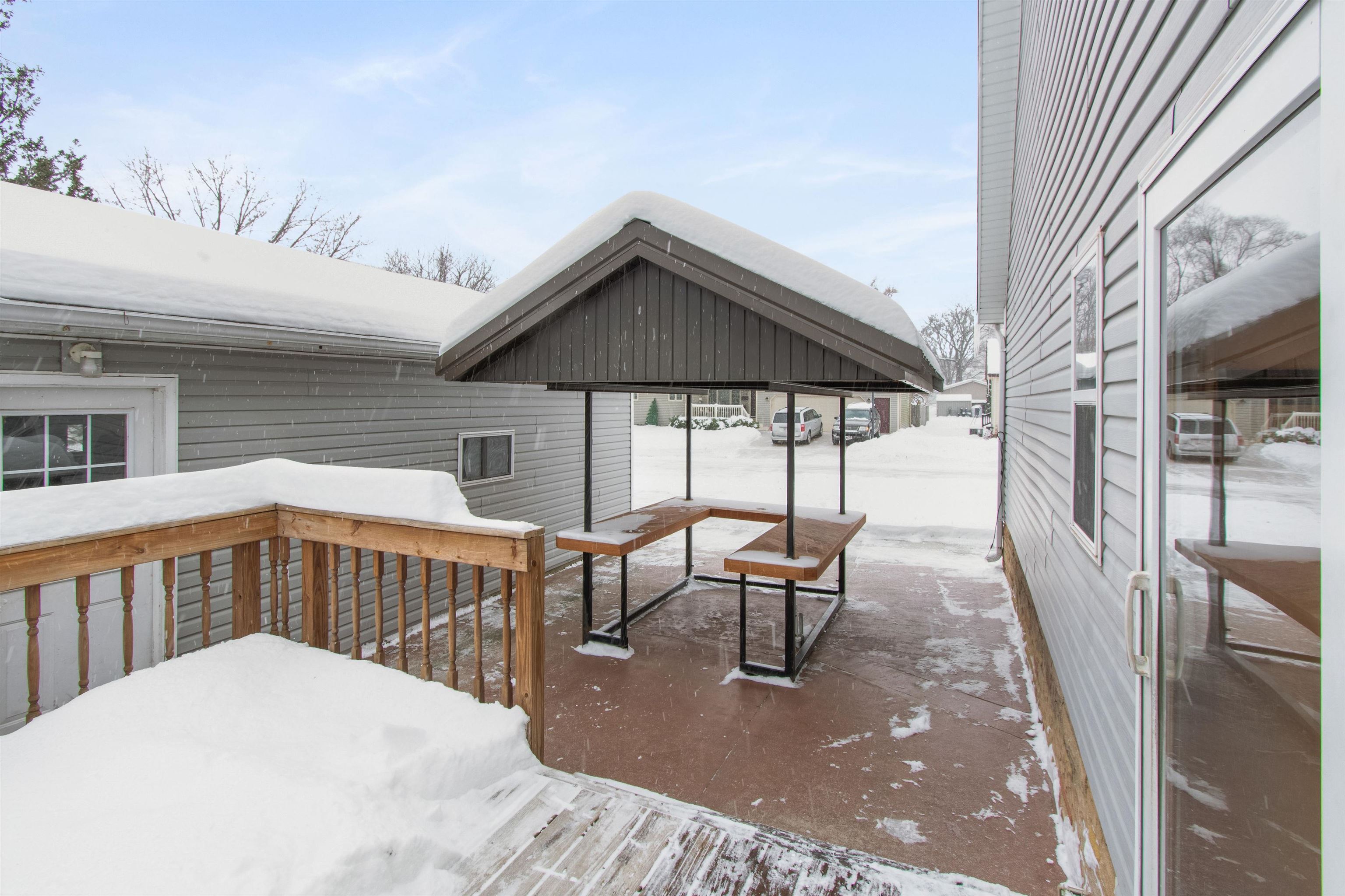 358 Monroe Street Berlin, WI 54923 - Photo 7 of 57