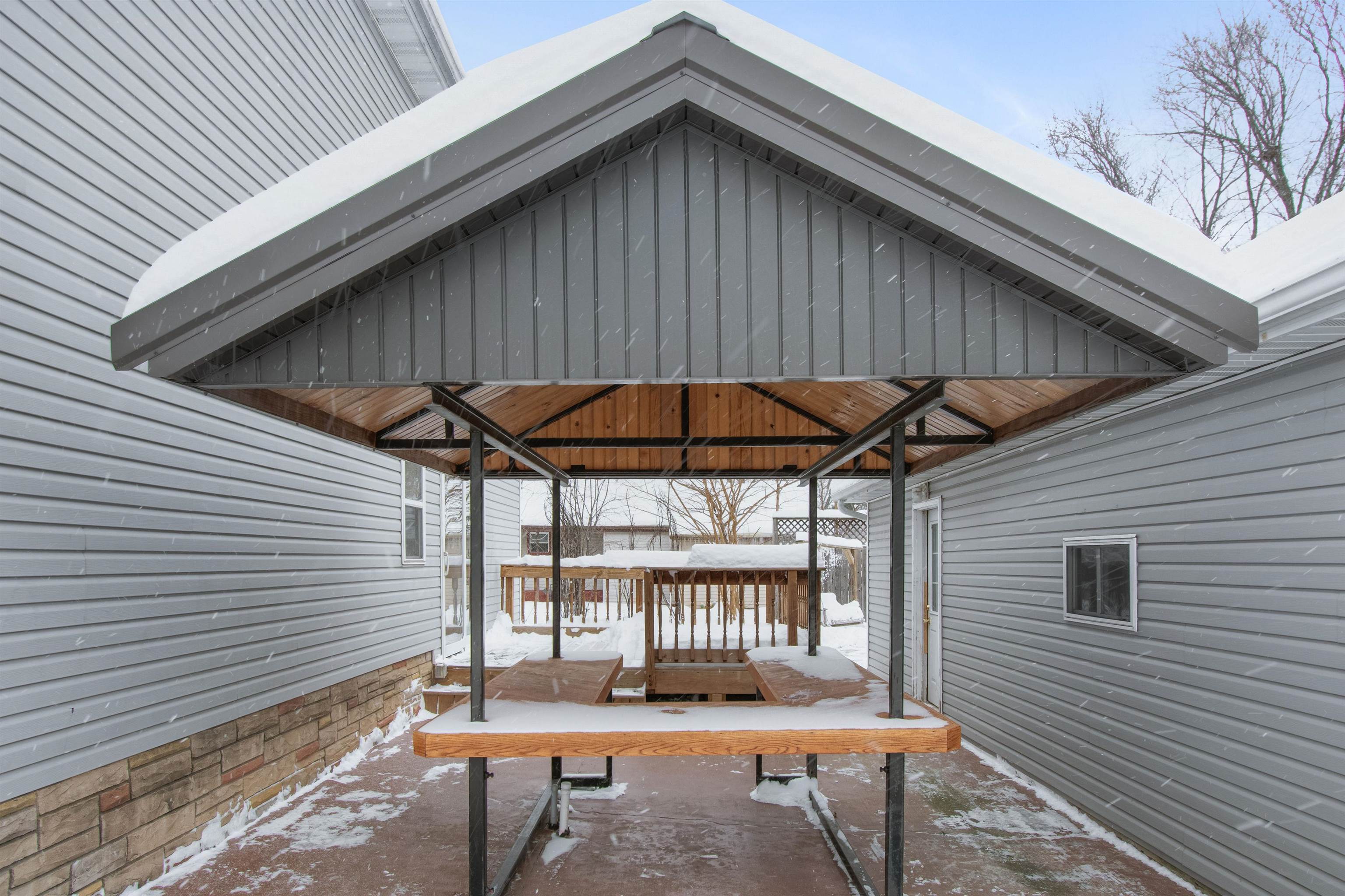 358 Monroe Street Berlin, WI 54923 - Photo 8 of 57