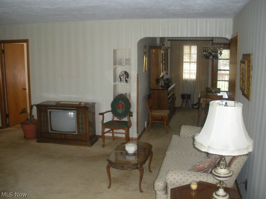 196 Richmond Road Cleveland, OH 44143 - Photo 6 of 24