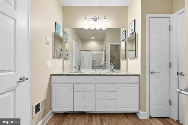 $725,000 | 44397 Oakmont Manor Square, Ashburn, VA 20147