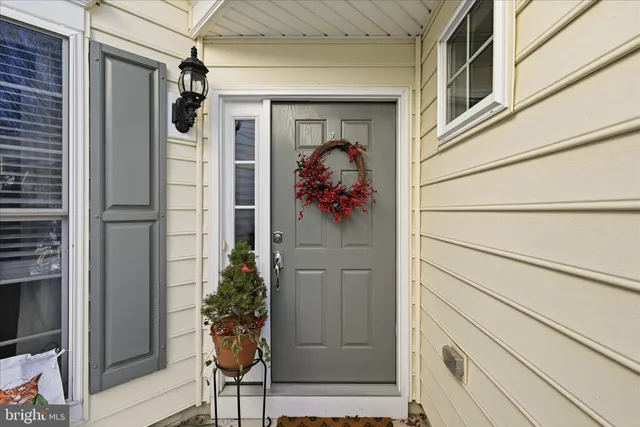 $725,000 | 44397 Oakmont Manor Square, Ashburn, VA 20147