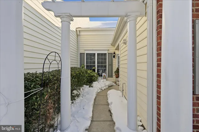 $725,000 | 44397 Oakmont Manor Square, Ashburn, VA 20147