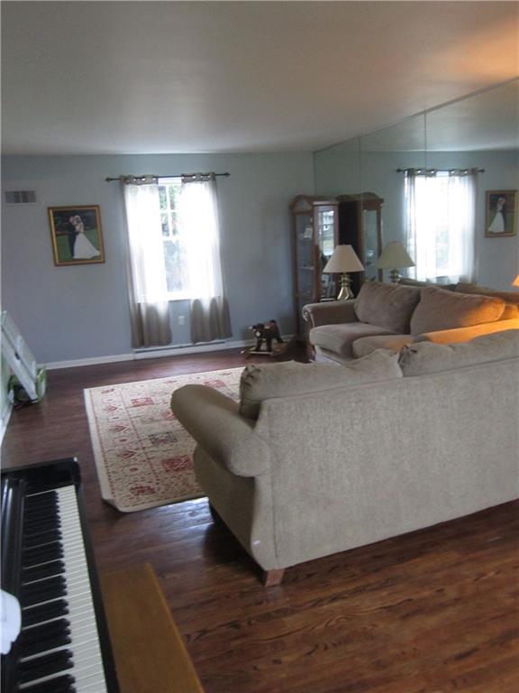 449 Glenview Drive Lower Burrell, PA 15068 - Photo 3 of 25