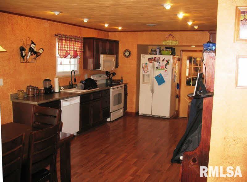 4225 Church Road Salem, IL 62881 - Photo 3 of 17