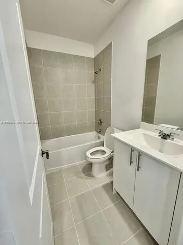 $2,700 | 26865 Southwest 121st Avenue, Unit 26865, Homestead, FL 33032